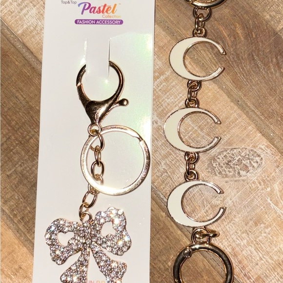 ๐๏ธ๐๐๏ธ Pastels Gold and Cream Bow Keychain and โCโ Bag Extender - Picture 4 of 7
